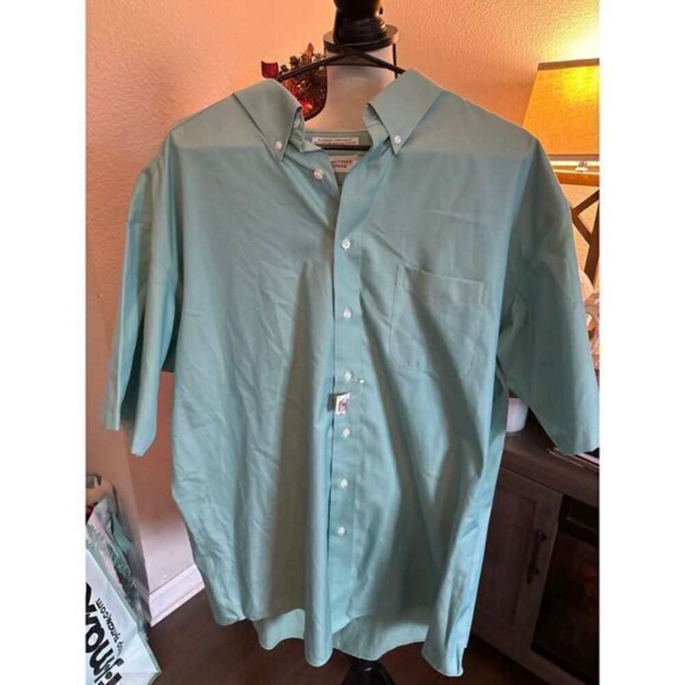 Roundtree & Yorke men's NWT dress shirt size 18 blue